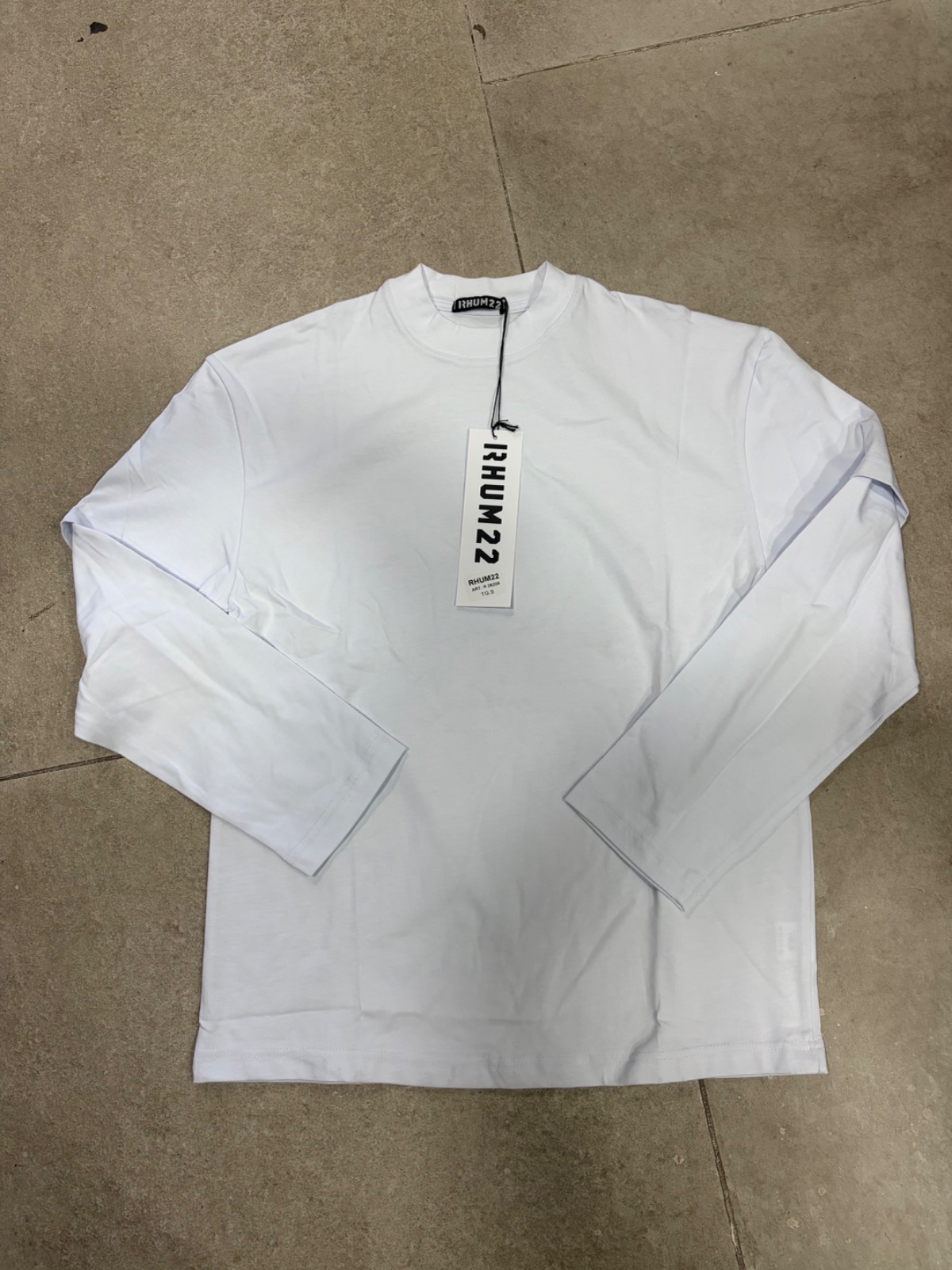 basic longsleeve